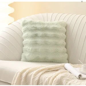 Baladi Home Kalın Tavşan Yastık Kılıf Peluş ( 1 Adet) Ölçüm 41 x 41 cm  Ürün Tavşan Tek Taraf