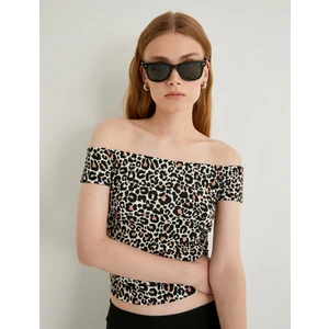 Leopar Desenli Crop Bluz Kayık Yaka Slim Fit