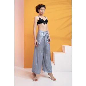 Pantolon ve Tulum Olarak Kullanılan Çok Yönlü Plaj Kıyafeti