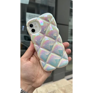 Vip Case Iphone 11 Uyumlu Kabartma Desenli 3D Darbe Emici Ultra Sağlam Pufy Kılıf Beyaz