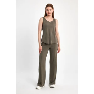 Kadın V Yaka Sıfır Kol İkili Takım Şık ve Rahat Tasarım  İçin