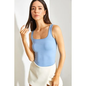 Kadın Kare Yaka Kalın Askılı Atlet