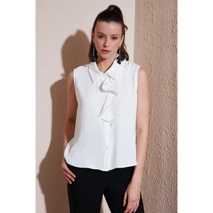 Yakası Volanlı Regular Fit Kolsuz Gömlek Bayan Gömlek 611GO0110