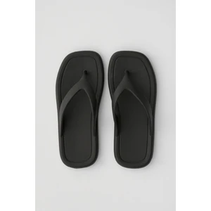 Kione Siyah Parmak Arası Eva Plaj Yazlık - Günlük Terlik