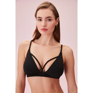 Detaylı Üçgen Bikini Üst