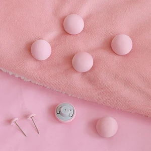 Kaymak Home 12 Adet Yorgan ve Çarşaf Tutucu Sabitleyici, Kaydırmaz Nevresim Düzenleyici Klipsler, Yatak Örtüsü Klipsi, Mantar Yuvarlak Sabitleme Klipsleri, Düğmeli Yorgan Sabitleme Tutacağı Pembe