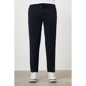Erkek Lacivert Slim Fit Jogger Pantolon