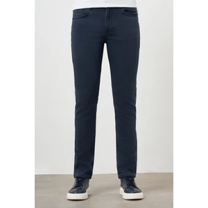 Erkek Lacivert Mevsimlik Pamuk 5 Cep Dynamic Fit Jean Pantolon
