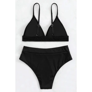 Ayarlanabilir Askılı Üçgen Tasarım Bikini Üstü