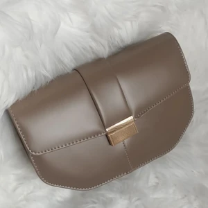 Hegef Bag Kadın Kanvas Askılı Toka Detaylı Üç Bölmeli Omuz Çantası