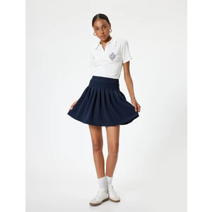 Polo Yaka Elbise Mini Pileli Kısa Kollu Kolej Nakışlı Pike Kumaş