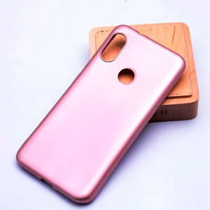 Techno Guru Xiaomi Mi A2 Lite Için Esnek ve Şık Soft Premier Silikon Kılıf