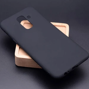 Techno Guru Samsung Galaxy J8 Için Esnek ve Şık Soft Premier Silikon Kılıf