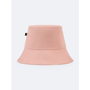 Kadın  Pembe Şapka