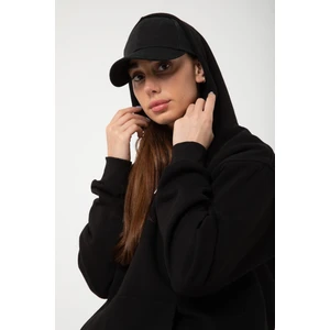 Siyah Baskısız Kanguru Cepli Kapüşonlu 3 Iplikli Şardonlu Oversize Kadın Sweatshirt