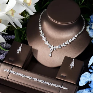 Grace Kadın Yaprak Model Zirkon Taşlı Takı Seti Kolye Küpe Bileklik Hediye Set