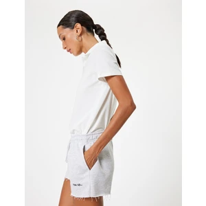 Mini Şort Beli Bağcıklı Slogan Işlemeli Kesik Paça Slim Fit Cep Detaylı