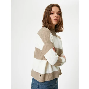 Triko Kazak Dik Yaka Uzun Kollu Akrilik Kumaş