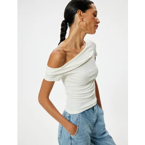 Kısa Kollu Tişört Omzu Açık Slim Fit