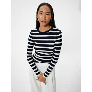 Triko Kazak Uzun Kollu Yuvarlak Yaka