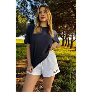 Kadın Beli Lastikli Nakışlı Beyaz Şort