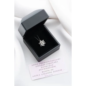 Silvano Jewelry 925 Ayar Gümüş Beyaz Lotus Çiçeği Kolye, Işıklı Hediye Kutusunda Zarif Ve Şık Tasarım