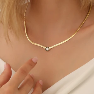 Müge Gümüş ve Takı Serenay Kolye Taşlı