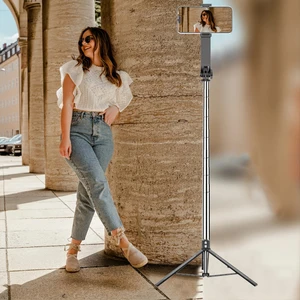 Coverzone 200cm Tripod Ve Selfie Çubuğu Bluetooth Uzaktan Kumandalı Cep Telefonu Yüksekliği Ayarlanabilir Masaüstü İç ve Dış Mekan Evde Tatilde Kampda Kullanıma Uygun Tripod K10