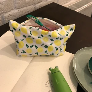 Sumicorn Design Limon Desenli Yıkanabilir Fermuarlı Tek Gözlü Bez Kalemlik Kalem Kutusu Cüzdan Makyaj Çantası