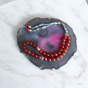 Mga Doğaltaş Kırmızı Akik Tesbih 33'lük Tesbih Akik Taşı Tesbih Sertifikalı Özel Mdf Kutu