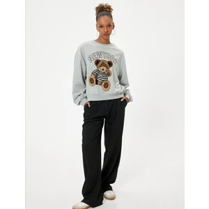 Bisiklet Yaka Sweatshirt Oversize Ayıcık Işlemeli Sloganlı Şardonlu