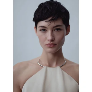 Sert Yakalı Saten Elbise