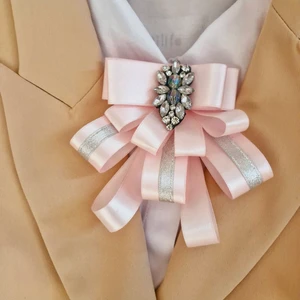 Pembe Vaoov Özel Seri Yaka Broş, Yaka Iğnesi , Taşlı Tasarım, Hediyelik , Yaka Çiçeği