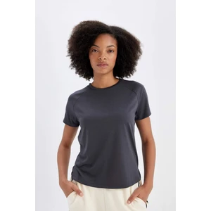 DeFactoFit Crop Bisiklet Yaka Sporcu Modal Kısa Kollu Tişört D1280AX24HS