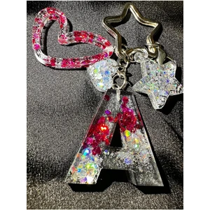 A Harf Antrasit Gri Renk Fuşya Glitter Yıldız Kancalı Vıp Ekstra Figürlü Epoksi Harf Anahtarlık