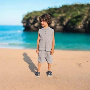 Bebeğime Çorap Erkek Çocuk Kapüşonlu Kolsuz Müslin Tişört Şort Takım