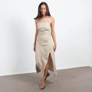 Myrum Butik Taş Sırt Dekolteli Yırtmaçlı Elbise