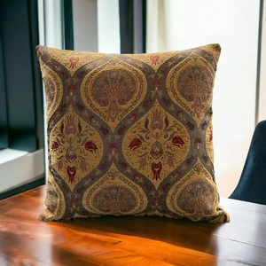 Pillows Store Geleneksel Karanfil Desenli Safran Kırlent Kılıfı 45 x 45 cm