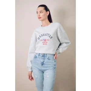 Manhattan Nakışlı Bisiklet Yaka Sweatshirt