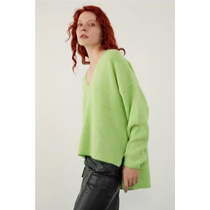 Neon Yeşil V Yaka Basic Triko Kazak