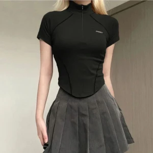 Y2K Harajuku Siyah Kısa Kol Crop Top