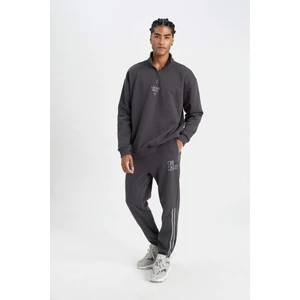 DeFactoFit NBA Chicago Bulls Jogger Eşofman Altı Standart Fit Normal Kesim Cepli Düz Paça Kalın C9265AX24AU