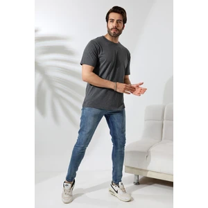 Erkek Pamuklu Penye Kompakt Bisiklet Yaka Comfort Fit Basic T-Shirt 21751 Antrasitmelanj