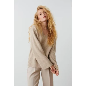 Bej V Yaka Oversize Kadın Triko Kazak MG2149