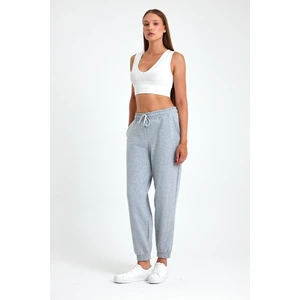 Kadın Gri Pamuklu Kalın Paçası Lastikli Yüksek Bel Rahat Jogger Eşofman Altı