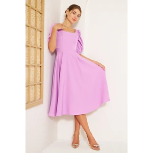 Kare Yaka Kısa Balon Kol Kolları Lastikli Dokuma Dökümlü Kumaş Midi Boy Elbise