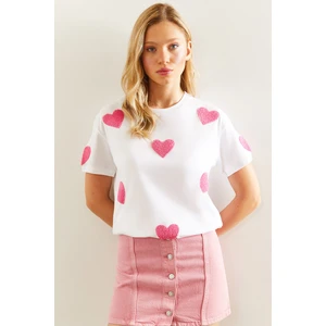 Kadın Süzene Kalp Nakışlı Basic T-Shirt