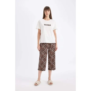 Pijama Takımı Regular Fit Leopar Desenli Kısa Kollu Üst Kapri Altı-Fall in Love D4879AX24HS