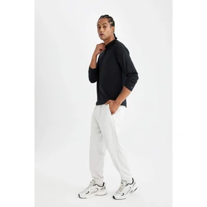 DeFactoFit Sporcu Jogger Eşofman Altı Standart Fit Beli Paçası Lastikli Cepli C9174AX24AU