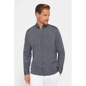 Klasik Fit Uzun Kollu Düğmeli Yaka Pamuklu Kolay Ütü Çizgili Erkek Gömlek
